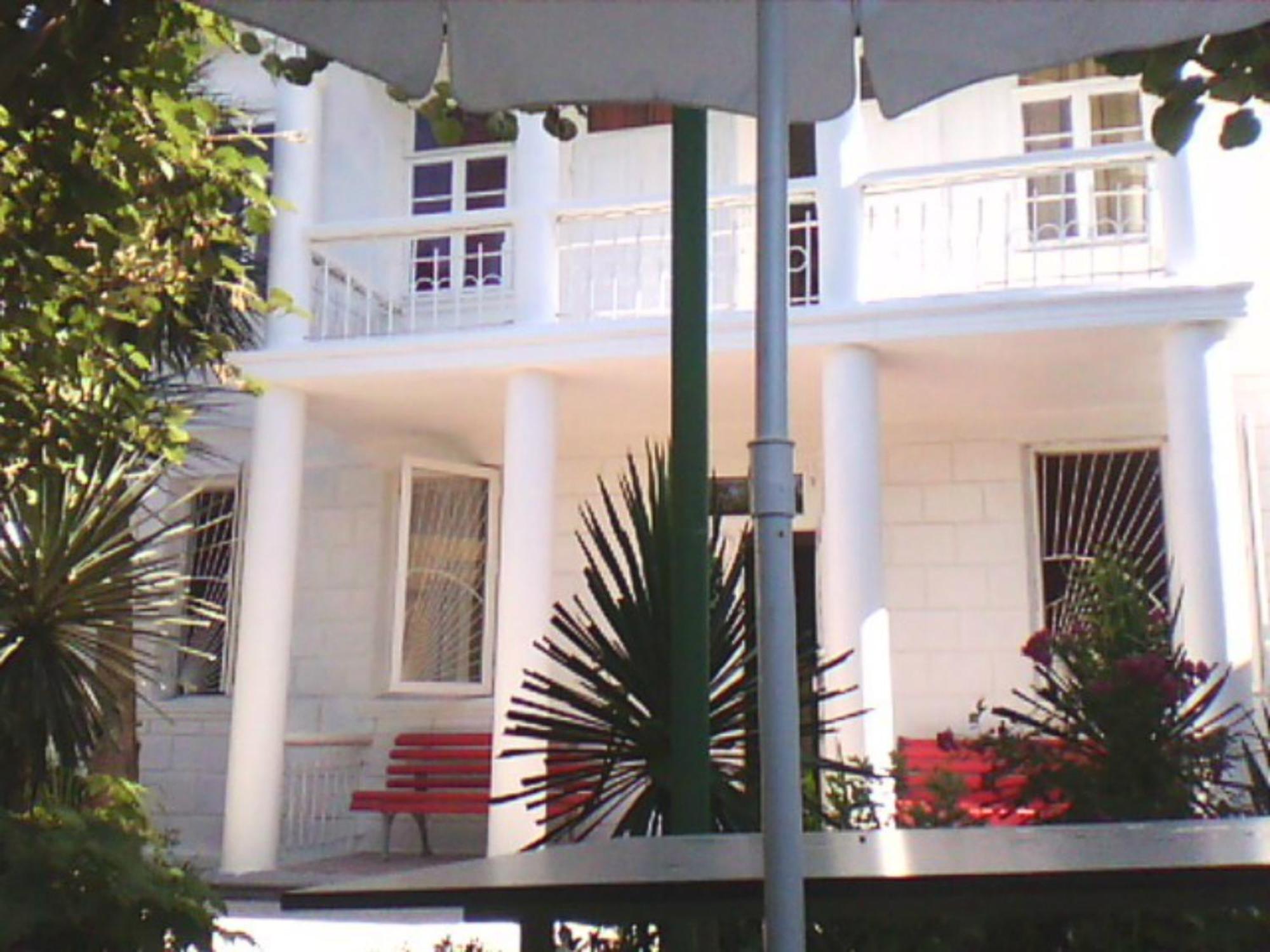White Guest House Batumi Exterior foto