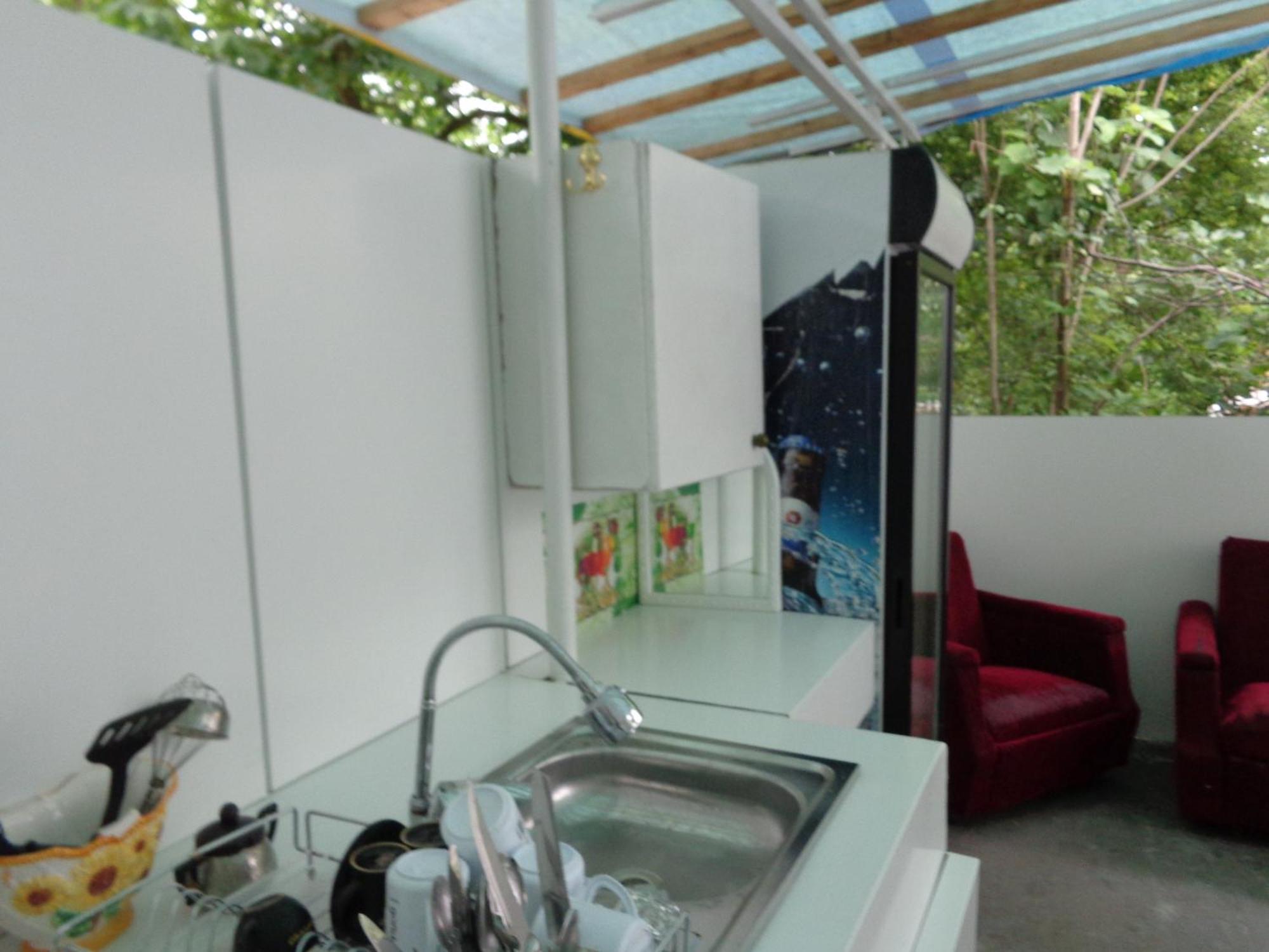 White Guest House Batumi Zimmer foto