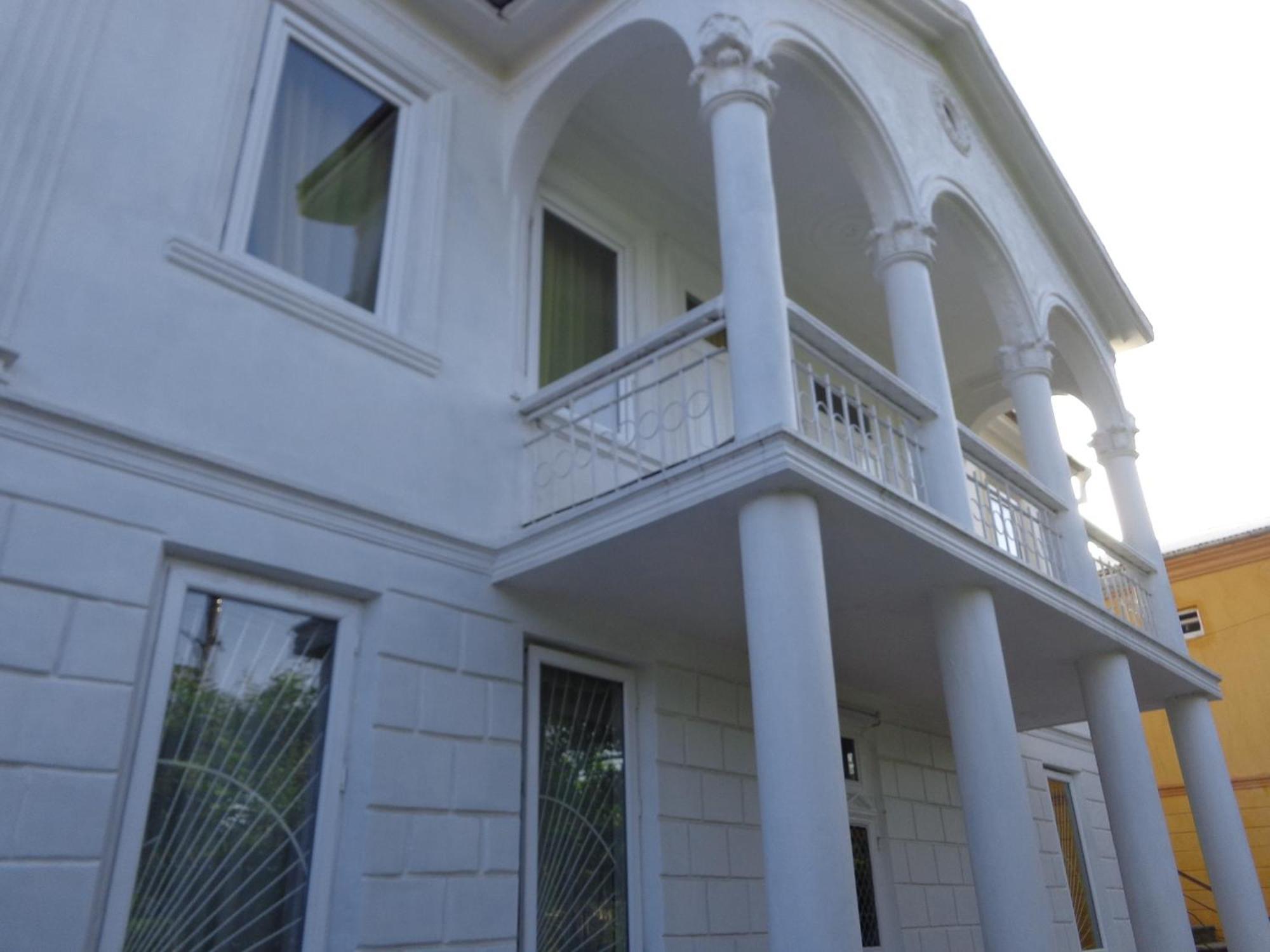 White Guest House Batumi Zimmer foto
