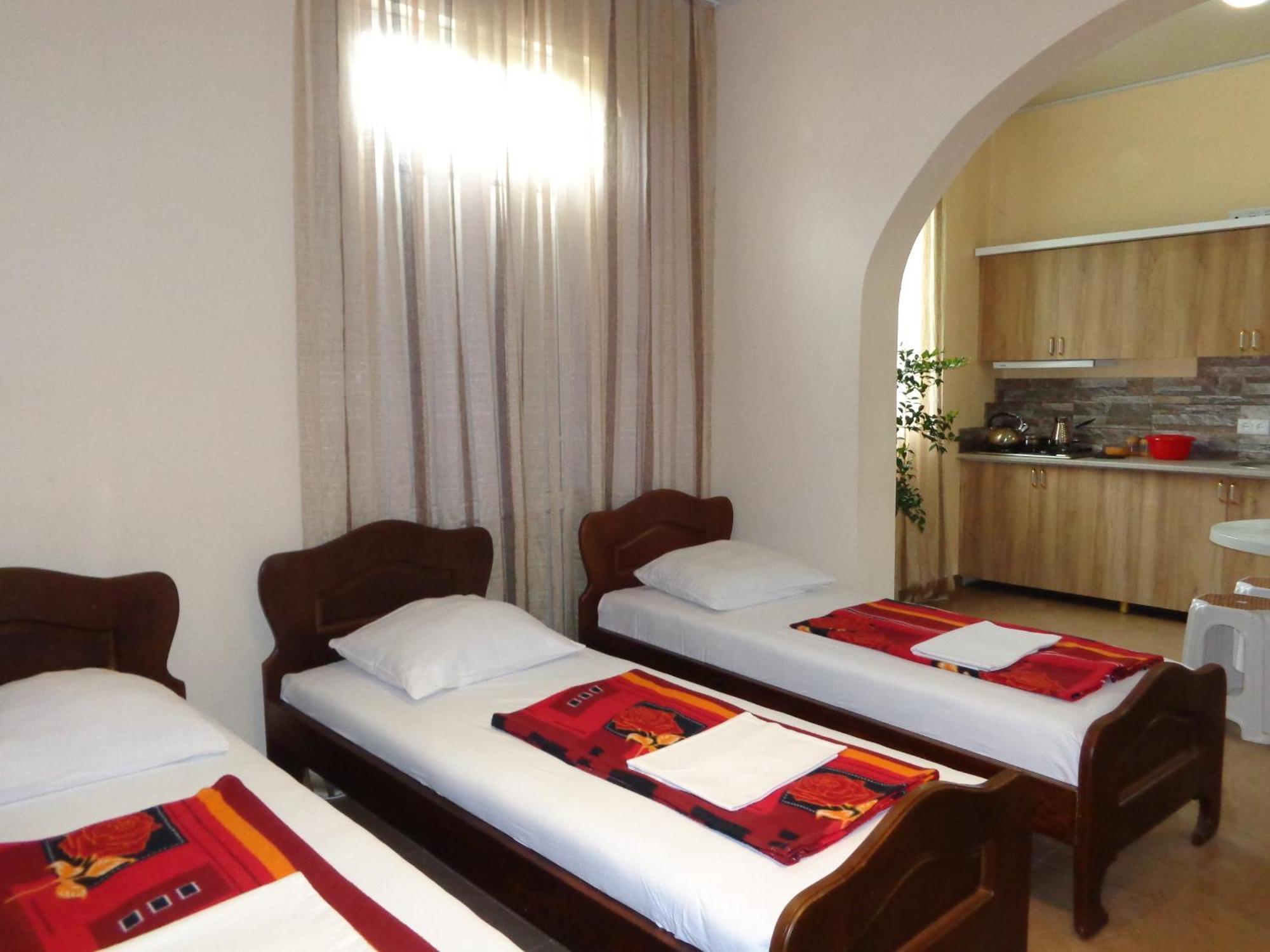 White Guest House Batumi Zimmer foto