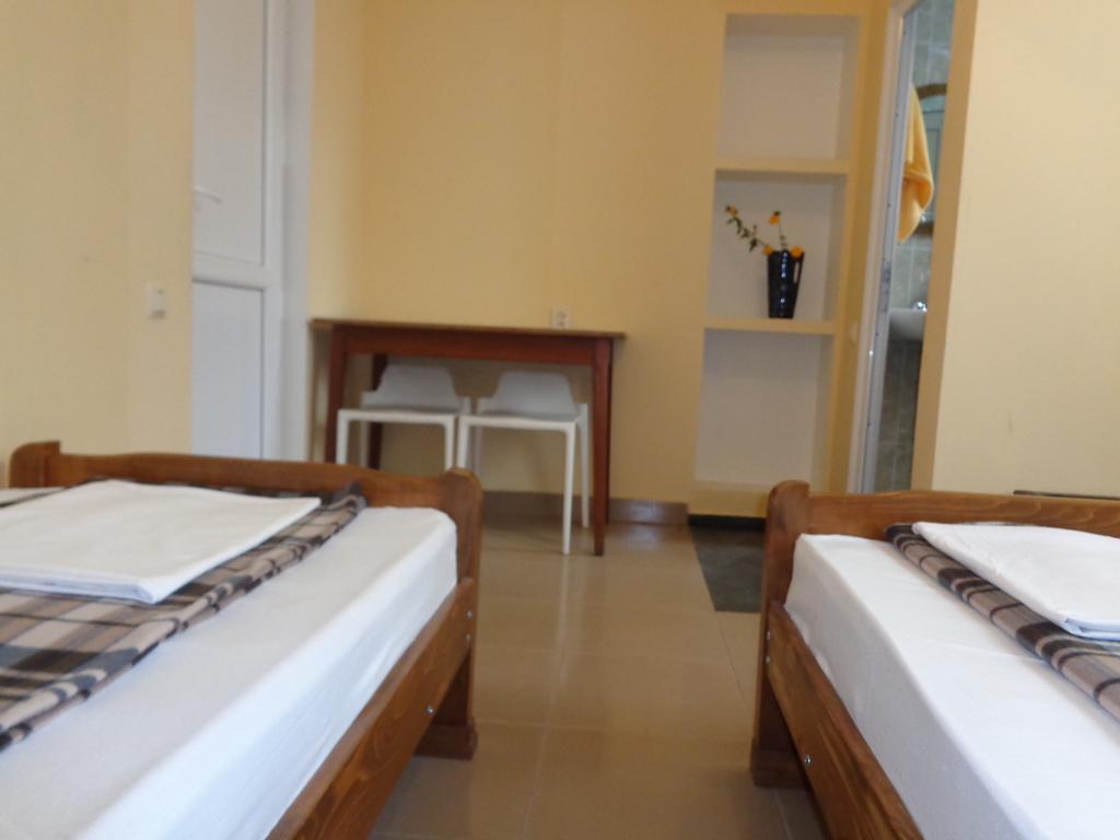 White Guest House Batumi Zimmer foto