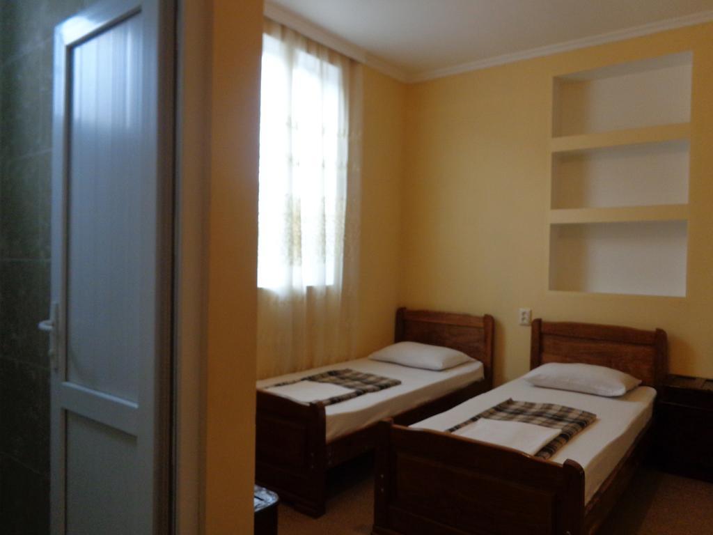 White Guest House Batumi Exterior foto