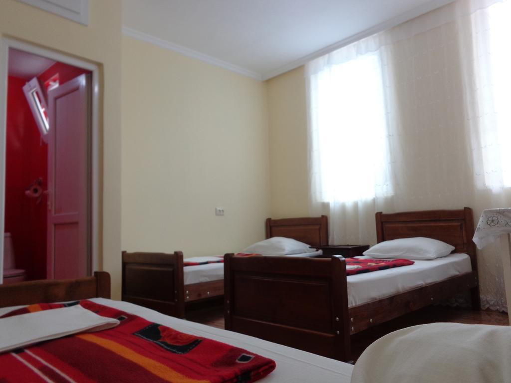 White Guest House Batumi Zimmer foto