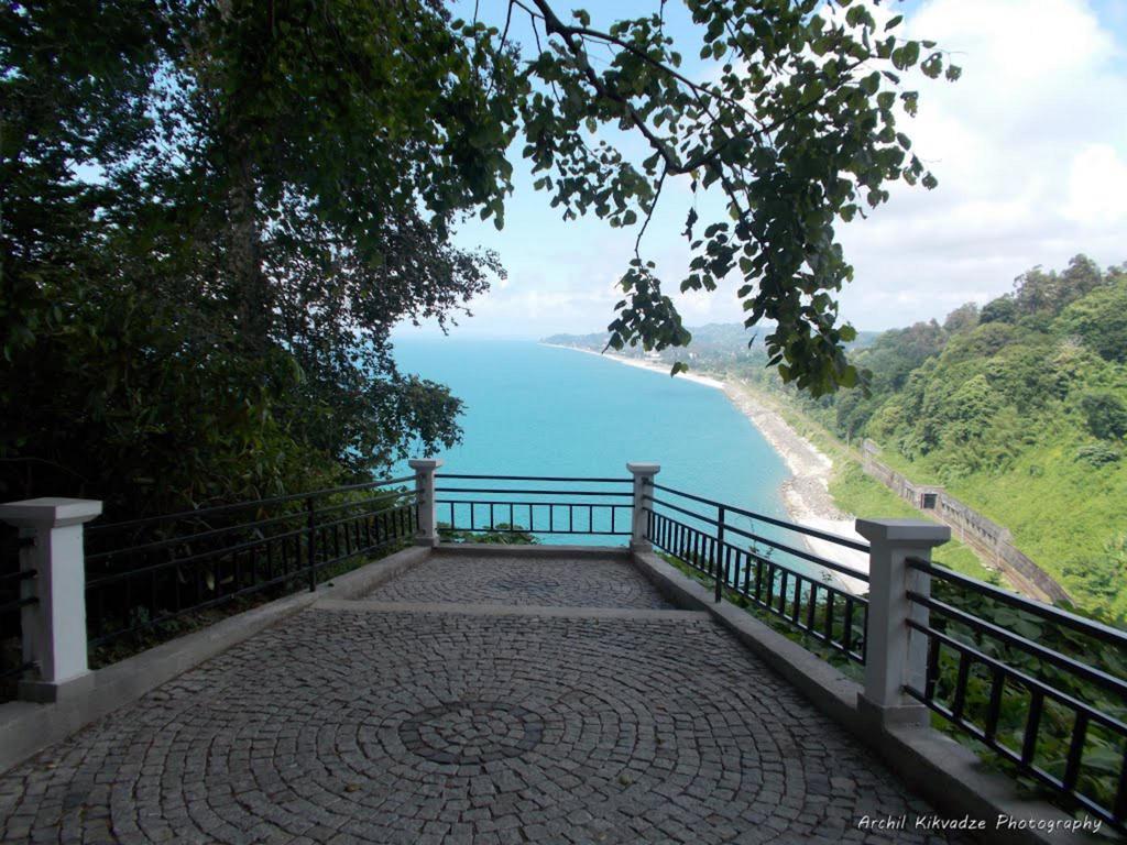 White Guest House Batumi Exterior foto