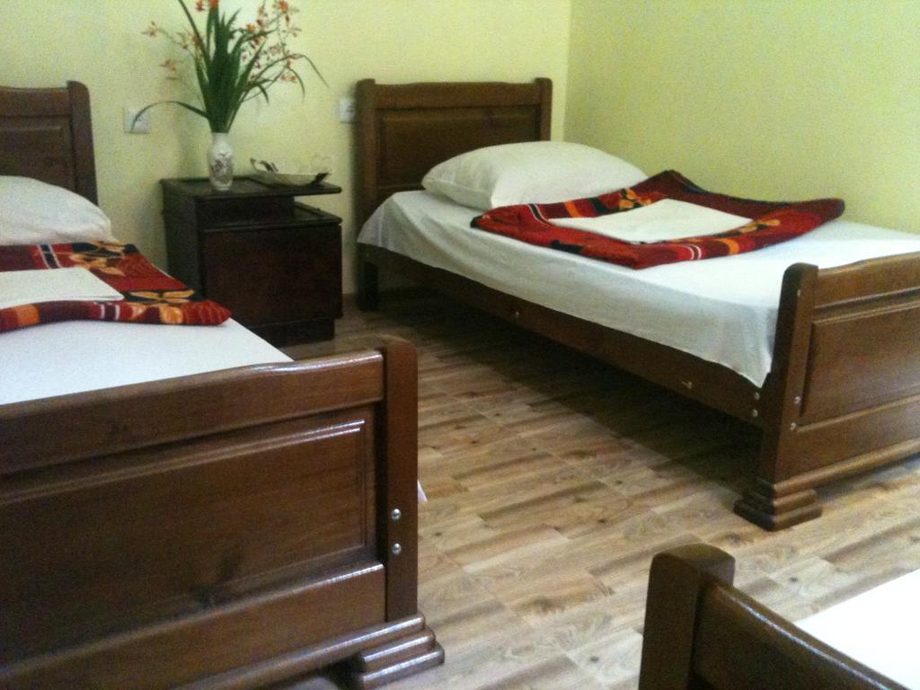 White Guest House Batumi Zimmer foto