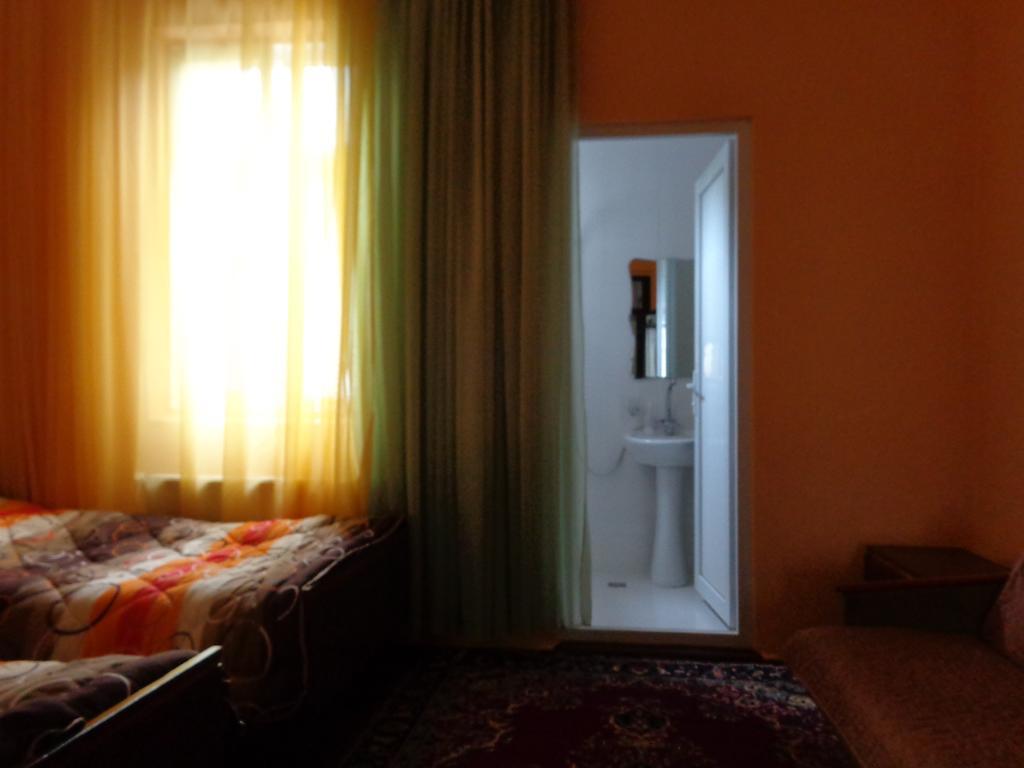 White Guest House Batumi Exterior foto